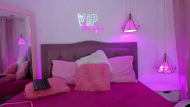 Explore our live girls sluts from our Custom and Multi clubs and checkout exclusive access to highly interactive content, such as shape, hair, titties, pussy type and many more.