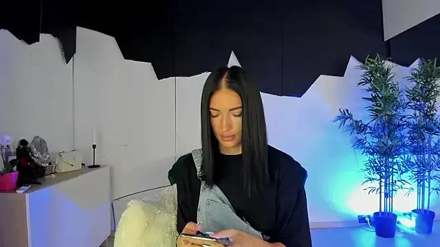 Explore our live girls sluts from our Custom and Multi clubs and checkout exclusive access to highly interactive content, such as shape, hair, titties, pussy type and many more.