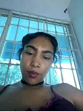 SophieD from StripChat is Freechat