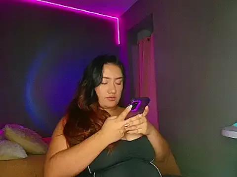 sophiejuicy_ from StripChat is Freechat