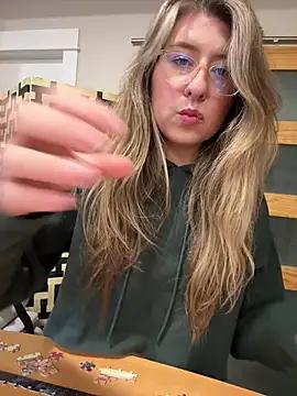 Explore our live girls sluts from our Custom and Multi clubs and checkout exclusive access to highly interactive content, such as shape, hair, titties, pussy type and many more.