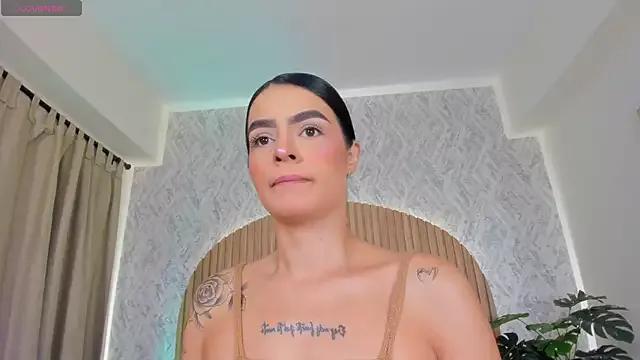 Explore our live girls sluts from our Custom and Multi clubs and checkout exclusive access to highly interactive content, such as shape, hair, titties, pussy type and many more.