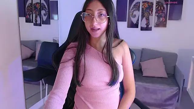 Explore our live girls sluts from our Custom and Multi clubs and checkout exclusive access to highly interactive content, such as shape, hair, titties, pussy type and many more.