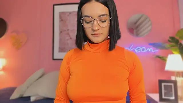 SoySaraa from StripChat