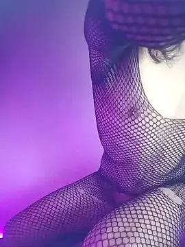 Soyshelly from StripChat is Freechat