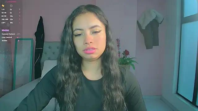 Explore our live girls sluts from our Custom and Multi clubs and checkout exclusive access to highly interactive content, such as shape, hair, titties, pussy type and many more.