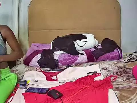 Squirt_bitchxxx from StripChat is Freechat