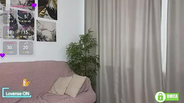 SquirtBabee from StripChat is Freechat