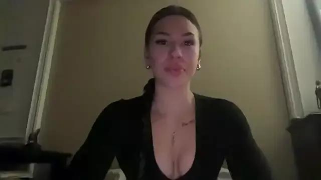 squirtingsamantha from StripChat is Freechat