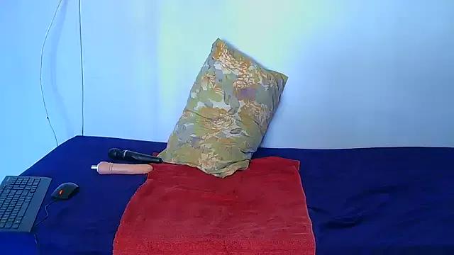 SquirtMachinexxx from StripChat is Freechat