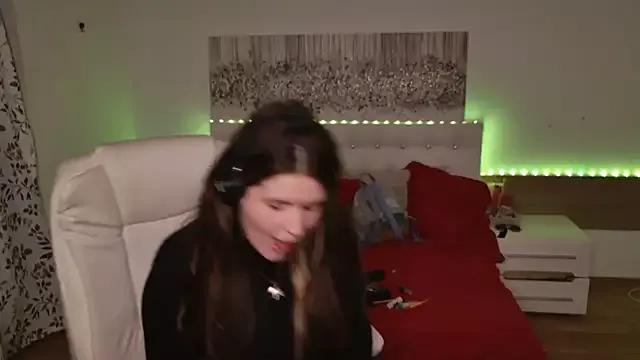 Explore our live girls sluts from our Custom and Multi clubs and checkout exclusive access to highly interactive content, such as shape, hair, titties, pussy type and many more.