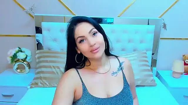 Explore our live girls sluts from our Custom and Multi clubs and checkout exclusive access to highly interactive content, such as shape, hair, titties, pussy type and many more.