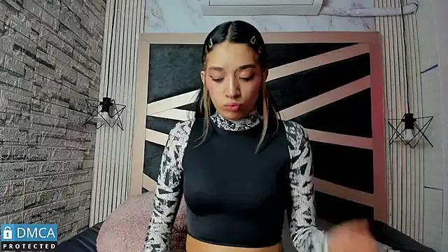 Explore our live girls sluts from our Custom and Multi clubs and checkout exclusive access to highly interactive content, such as shape, hair, titties, pussy type and many more.