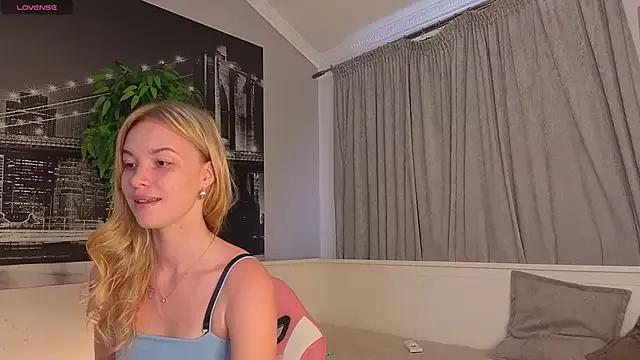 SteshaBlond from StripChat