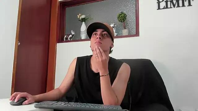 Stiven_Benet_ webcams show profile image 