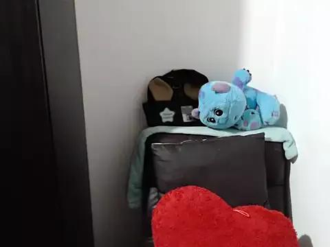 Explore our live girls sluts from our Custom and Multi clubs and checkout exclusive access to highly interactive content, such as shape, hair, titties, pussy type and many more.