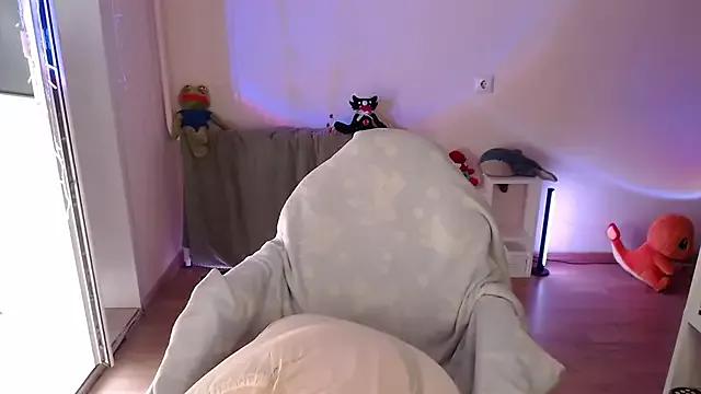 Strawberry_juli from StripChat is Freechat
