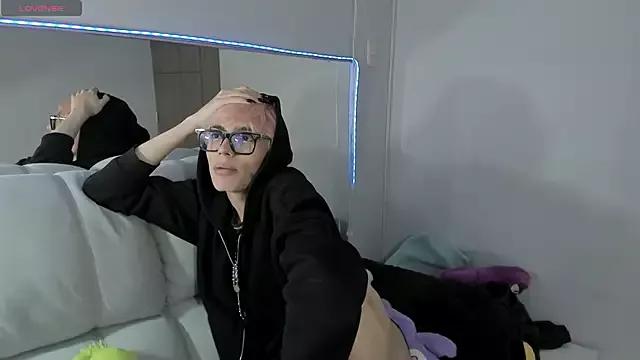 Strawberry_Kitty_ from StripChat is Freechat