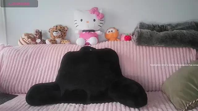 strawbiedreamz from StripChat is Freechat