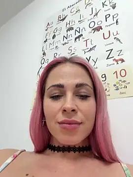 Explore our live girls sluts from our Custom and Multi clubs and checkout exclusive access to highly interactive content, such as shape, hair, titties, pussy type and many more.