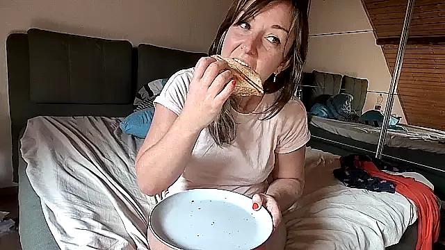 Photos of stunning_Rosi from StripChat is Freechat