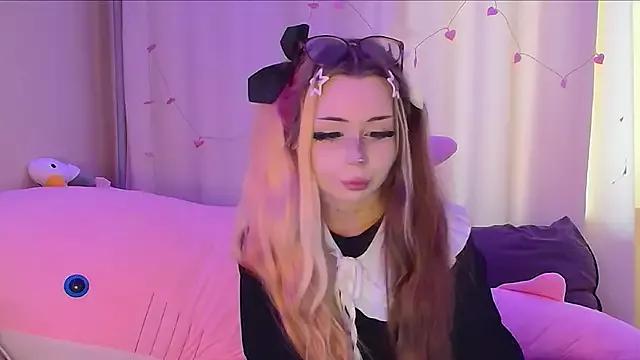 suemeow from StripChat is Freechat
