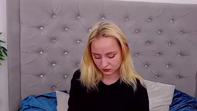 Explore our live girls sluts from our Custom and Multi clubs and checkout exclusive access to highly interactive content, such as shape, hair, titties, pussy type and many more.