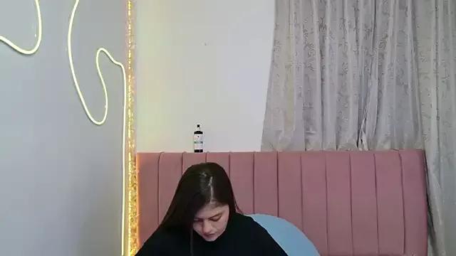 Explore our live girls sluts from our Custom and Multi clubs and checkout exclusive access to highly interactive content, such as shape, hair, titties, pussy type and many more.