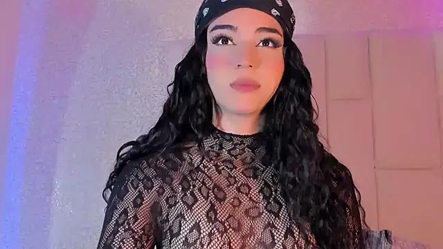 Summer_walkerr from StripChat is Freechat