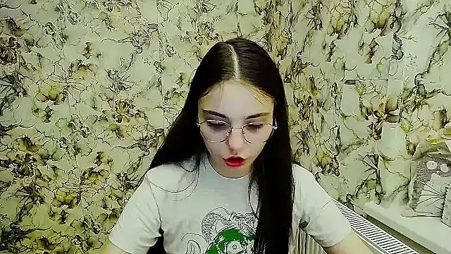Explore our live girls sluts from our Custom and Multi clubs and checkout exclusive access to highly interactive content, such as shape, hair, titties, pussy type and many more.