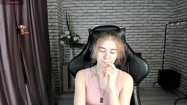 sunn_shine from StripChat is Freechat