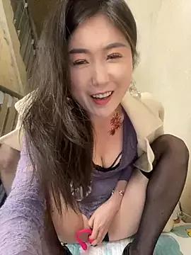 sunny-520 from StripChat