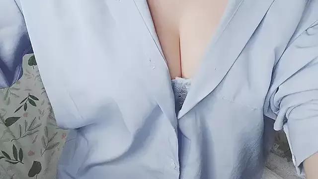 Sunny-Aurora from StripChat is Freechat