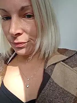 Sunny-Sin from StripChat is Freechat
