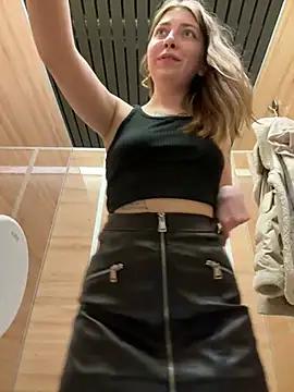 Explore our live girls sluts from our Custom and Multi clubs and checkout exclusive access to highly interactive content, such as shape, hair, titties, pussy type and many more.