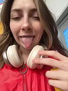 Explore our live girls sluts from our Custom and Multi clubs and checkout exclusive access to highly interactive content, such as shape, hair, titties, pussy type and many more.