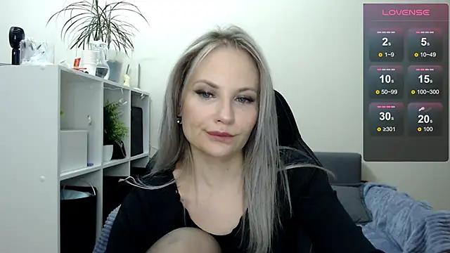 Explore our live girls sluts from our Custom and Multi clubs and checkout exclusive access to highly interactive content, such as shape, hair, titties, pussy type and many more.