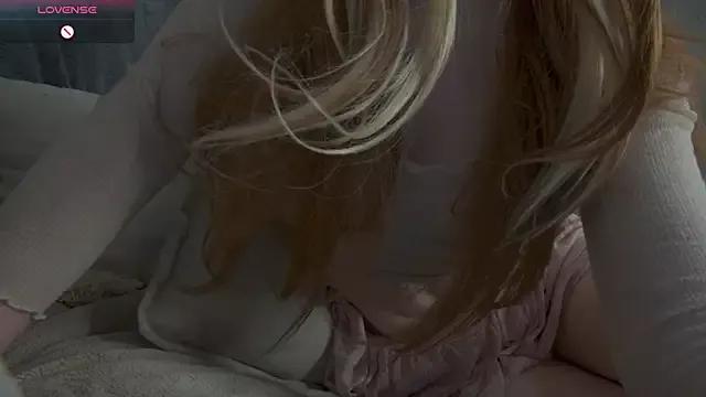 sunnypeachxx from StripChat is Freechat