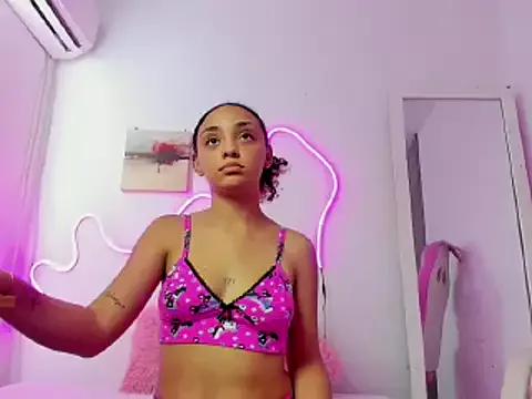 Sunnyrayxo from StripChat
