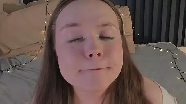 SunnyRisha from StripChat