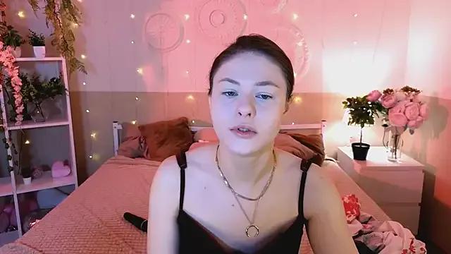Explore our live girls sluts from our Custom and Multi clubs and checkout exclusive access to highly interactive content, such as shape, hair, titties, pussy type and many more.