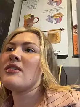 SunshineEmma from StripChat
