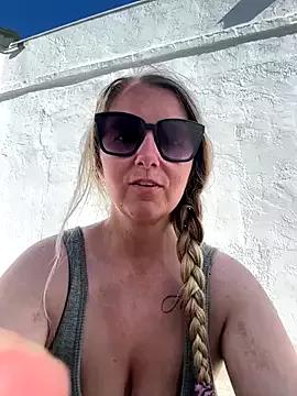 Explore our live girls sluts from our Custom and Multi clubs and checkout exclusive access to highly interactive content, such as shape, hair, titties, pussy type and many more.