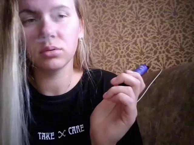 SuppperBlondie from StripChat