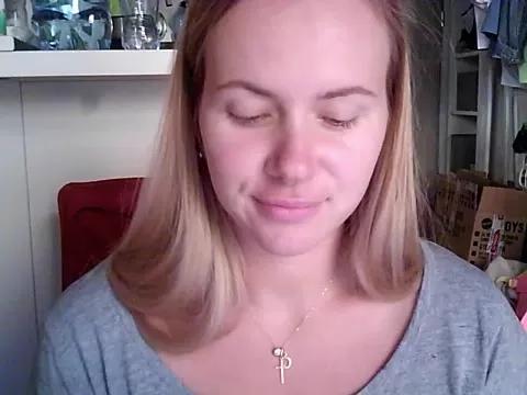 SuppperBlondie from StripChat