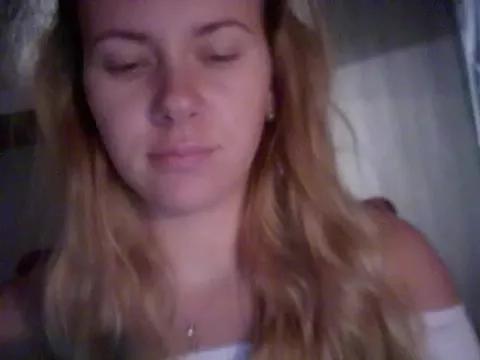 SuppperBlondie from StripChat
