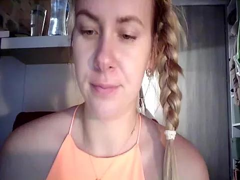 SuppperBlondie from StripChat