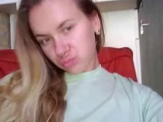SuppperBlondie from StripChat