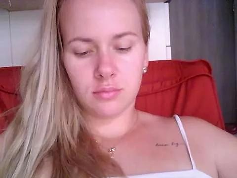 SuppperBlondie from StripChat