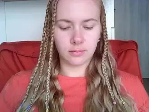 SuppperBlondie from StripChat